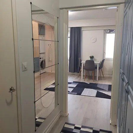 Apartament Tunnelmallinen Yoepymispaikka Sataman Sydaemessae
