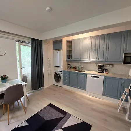 Tunnelmallinen Yoepymispaikka Sataman Sydaemessae Apartament